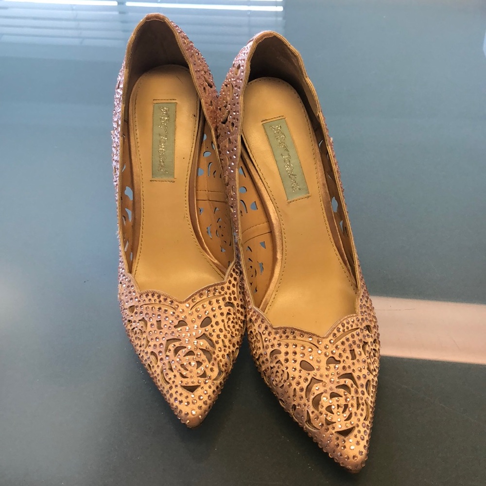 Betsey Johnson Pump